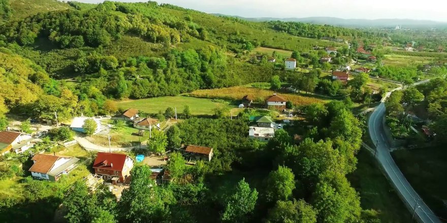 Köy Meydanı